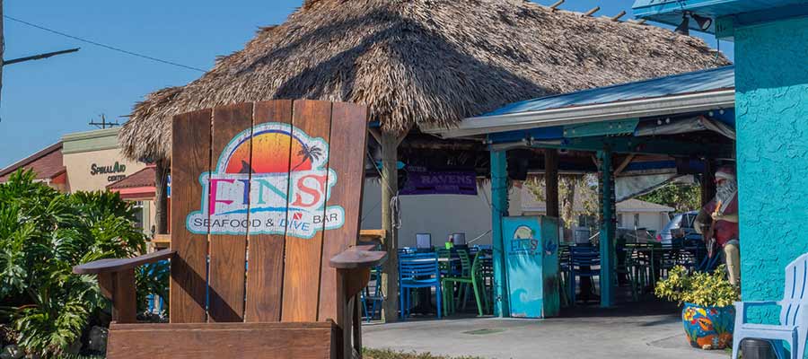 Fin's Seafood & Dive Bar